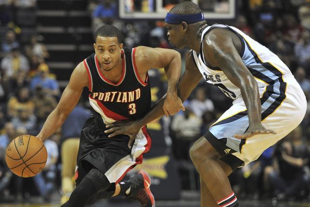 篮球赛场中 篮球赛场中